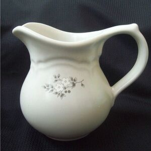 Pfaltzgraff Heirloom Stoneware Creamer circa 2004
